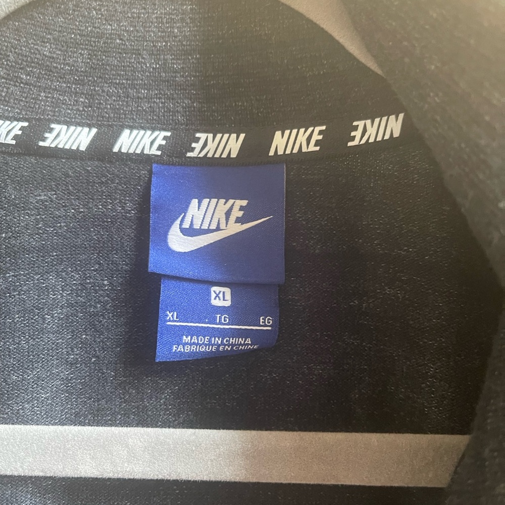 Nike Zip Jacket - Picture 4 of 10